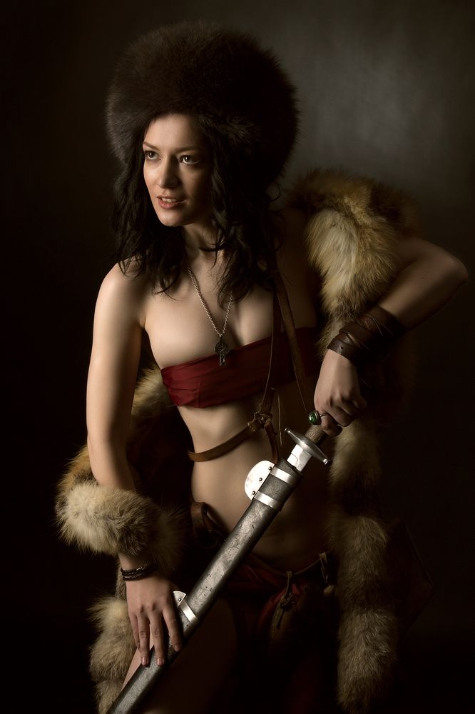 Меч ,пока в ножнах...