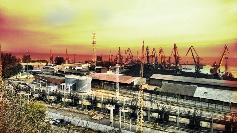 Таганрогский морской торговый порт.