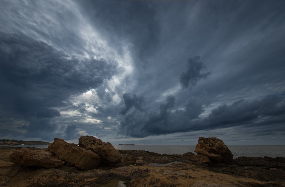 один осудит , а трое рассудят