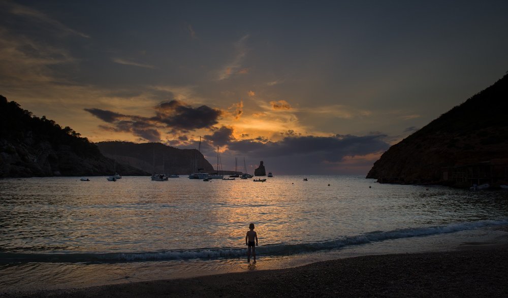 Иди отсюда, мальчик, не мешай!