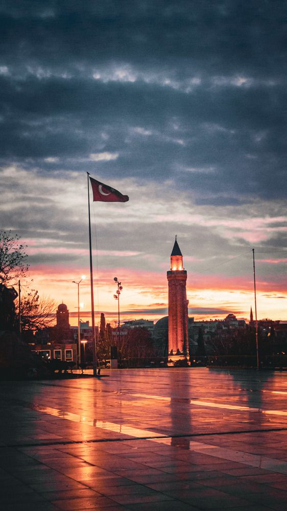 Photograph by Alp Aysgl