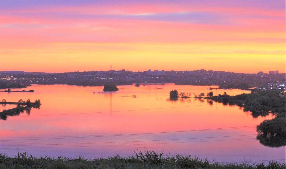 Иркутск в вечернем прикиде.