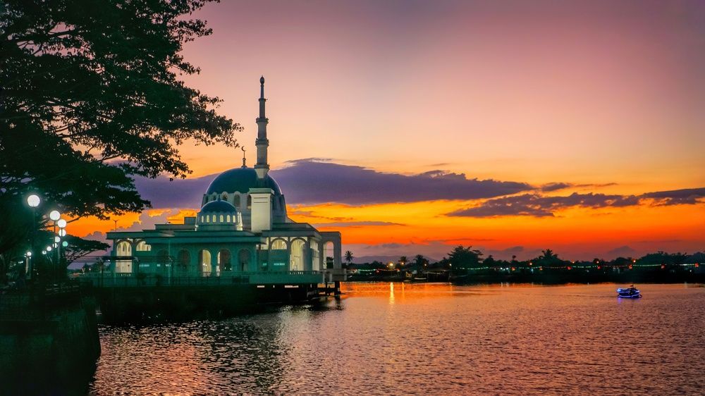 Photograph by Spawi Safwan