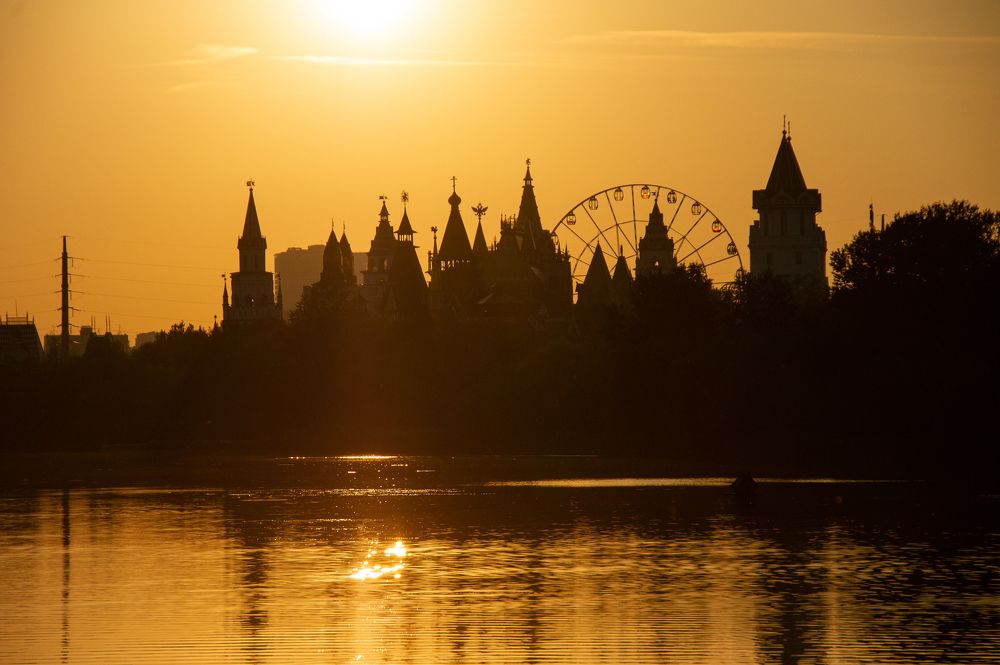 Izmailovo at sunset
