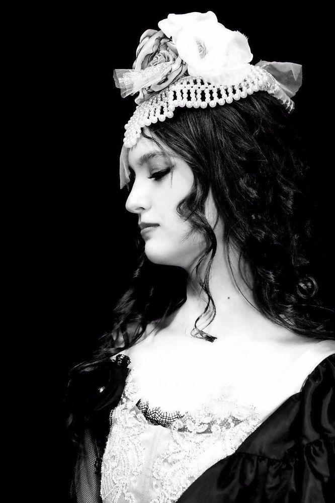 Сама скромность.