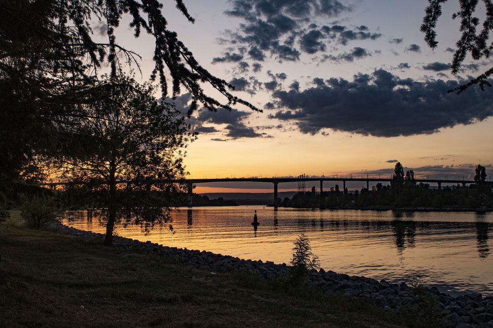 Photograph by Roza Kenarova