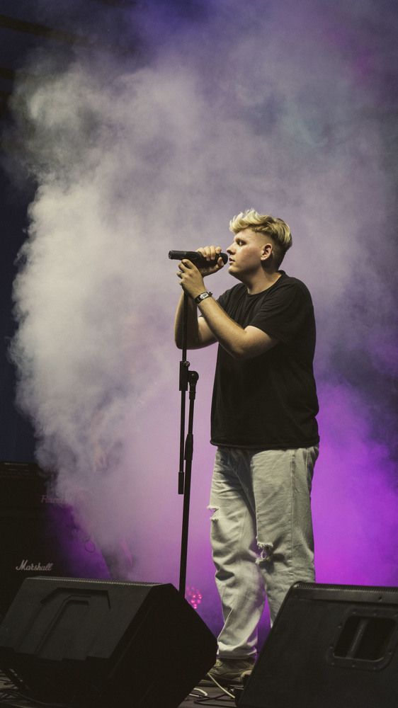 Вокалист группы "НЕ ОН"