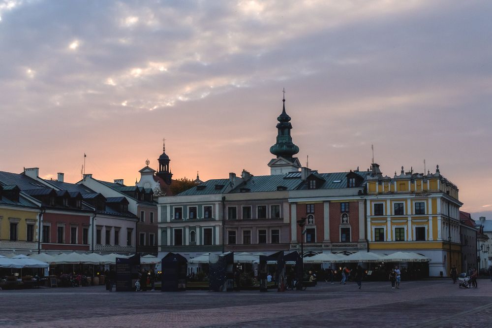 Photograph by Anton Leonchikov