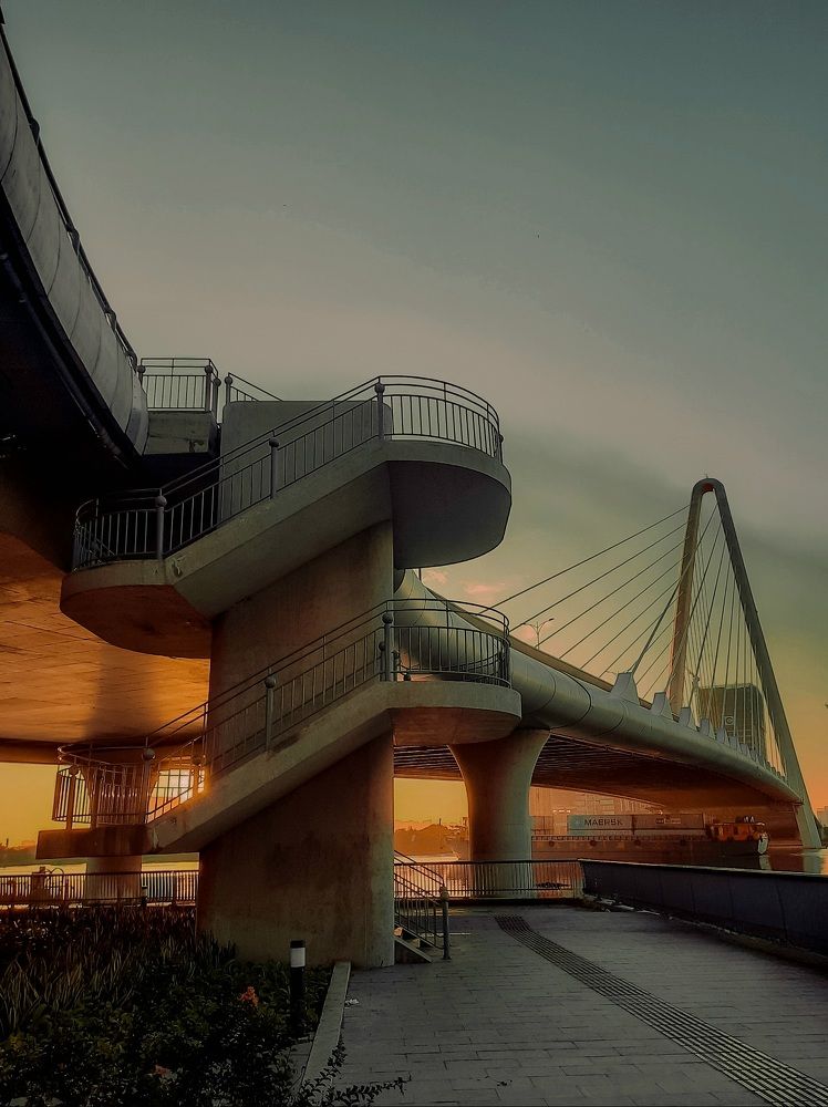 Thủ Thiêm bridge by sunrise