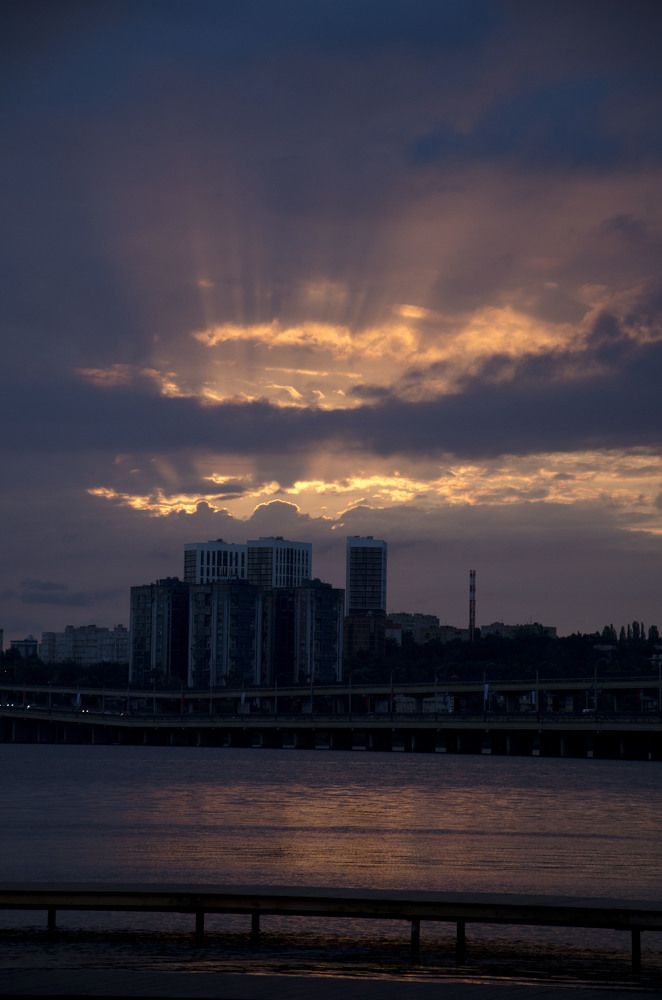 Закат над городом