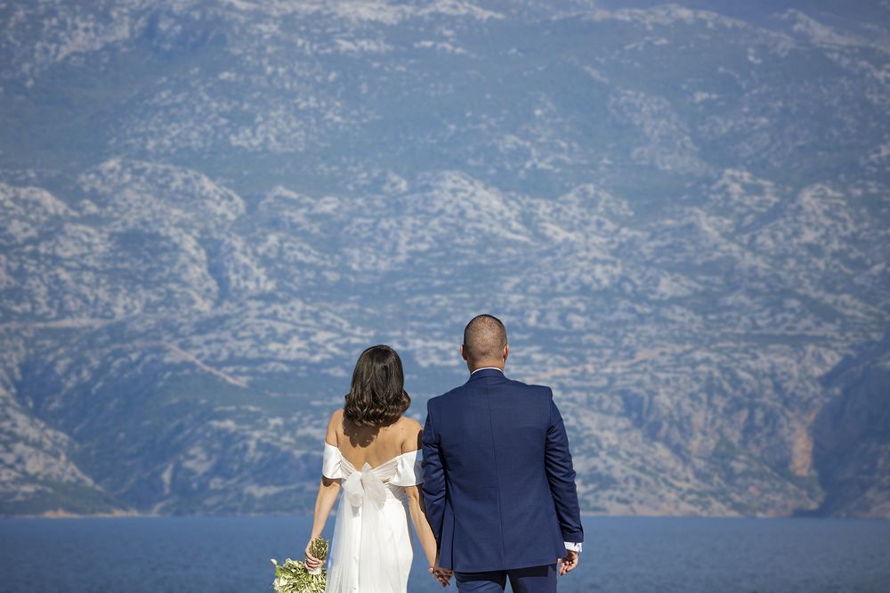 Love Beyond the Horizon