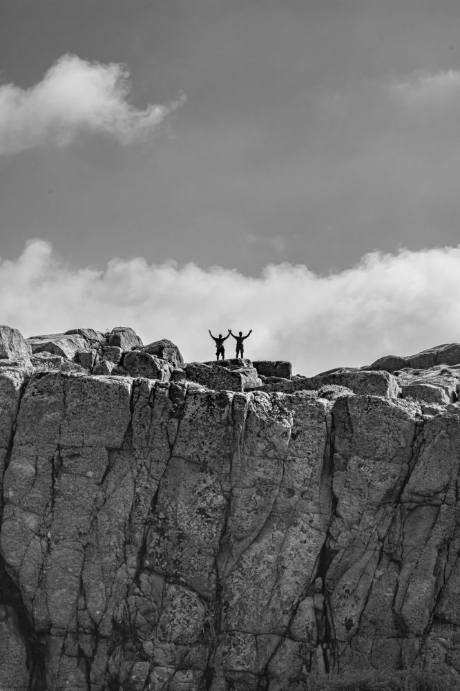Freedom above Smögen rocks