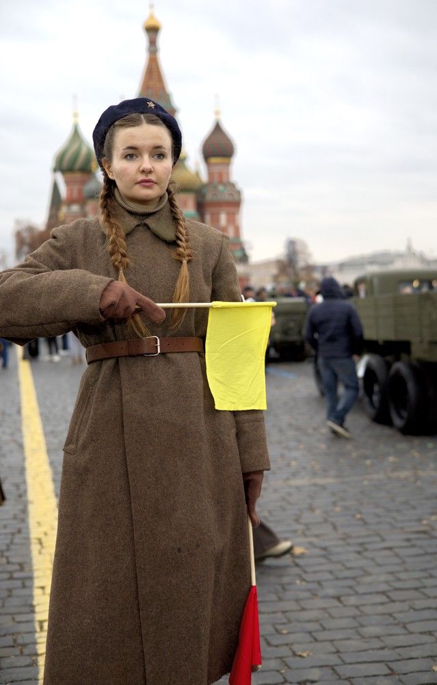 Регулировщица на Красной площади. День народного единства. Москва, ноябрь 2023г.