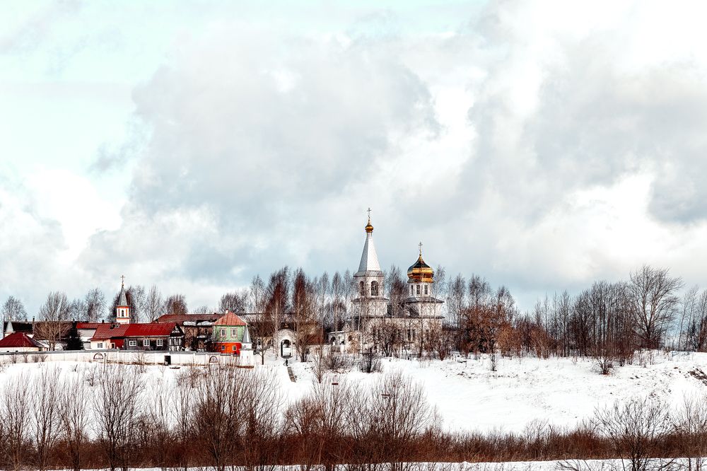 Монастырь в Красной горке