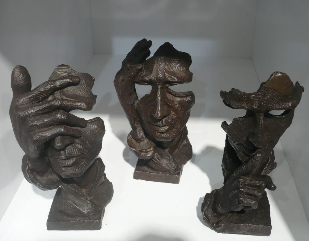 Не вижу, не слышу, молчу