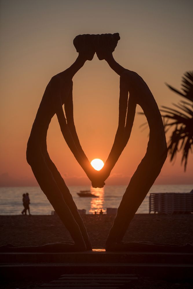 Любовь спасет мир