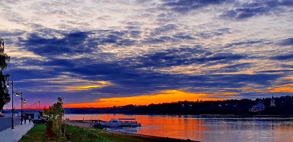Закат над Тутаевым.