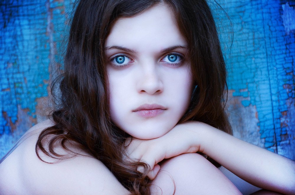 The Girl with the crystal Eyes