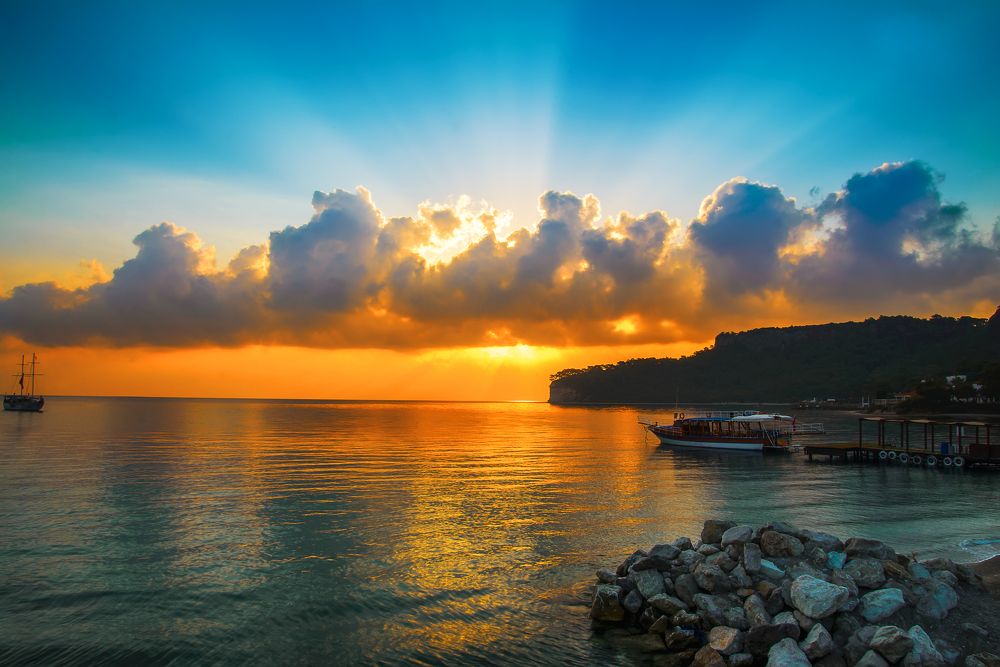 Восход в бухте Кемера