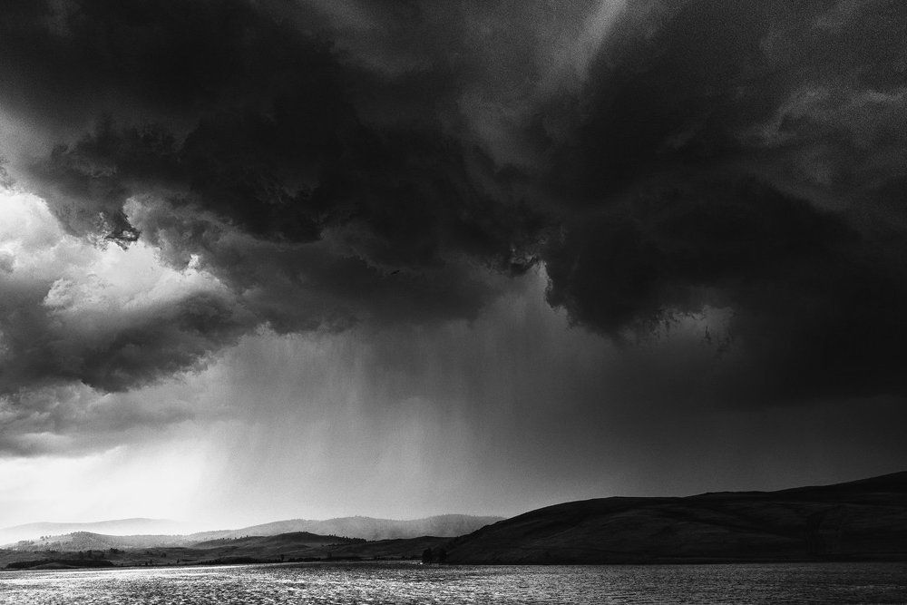 Скоро град.