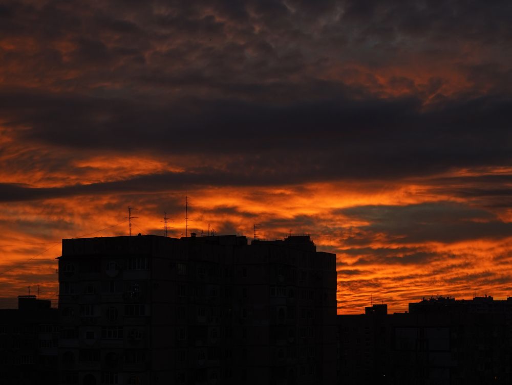 Пожар за облаками