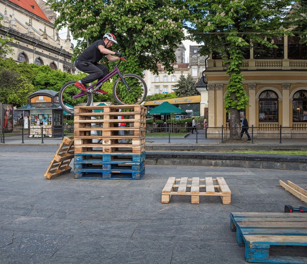 Когда цветут каштаны