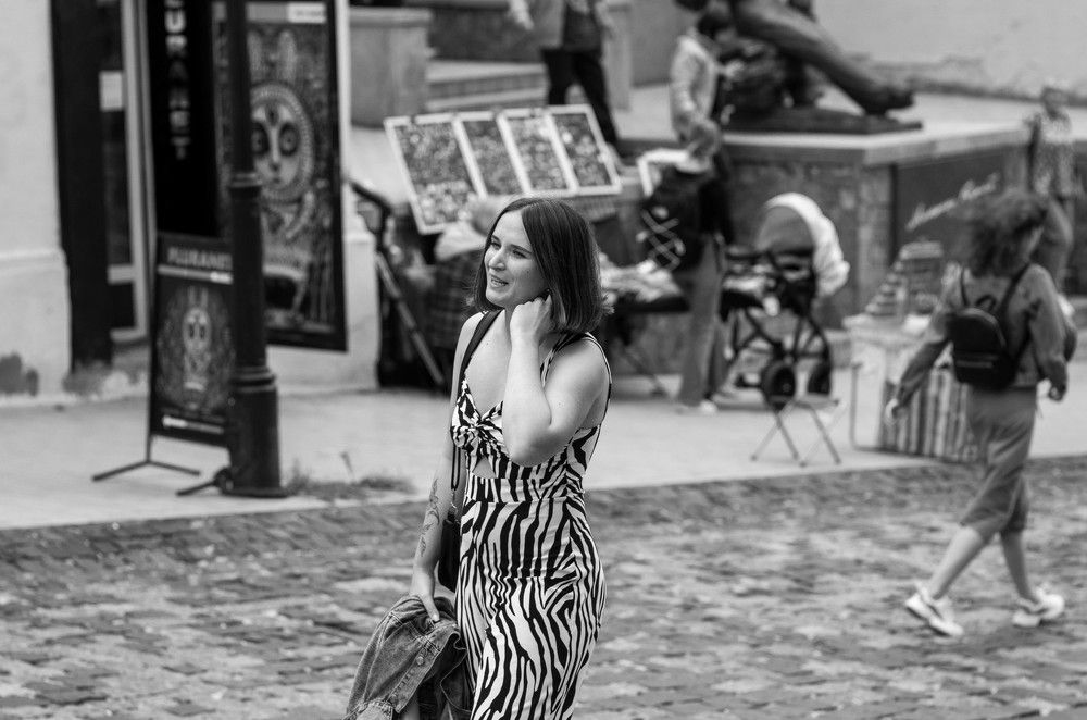 Женщина -- сама искусство!