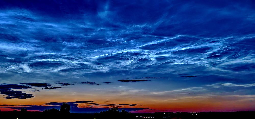 Серебристые облака (ночные светящиеся облака)