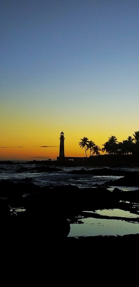 O farol no pôr do sol