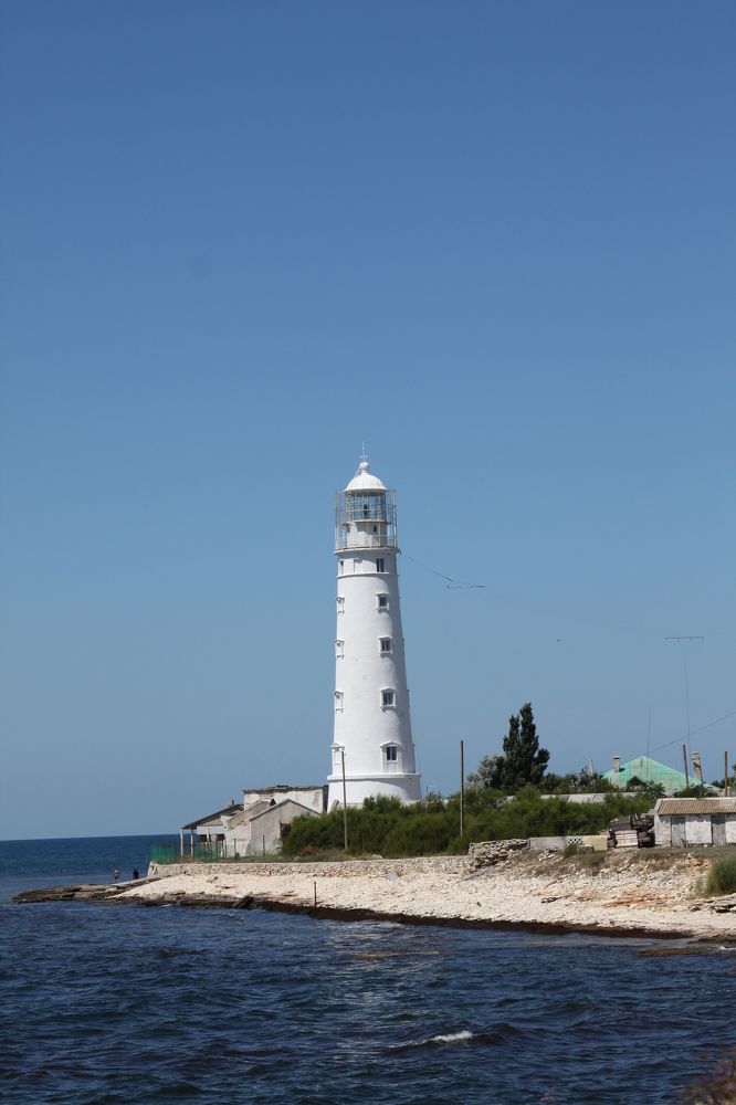 Белый маяк