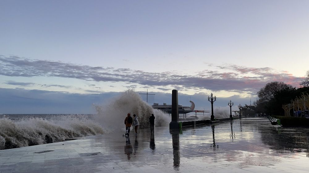 Шторм века на закате дня