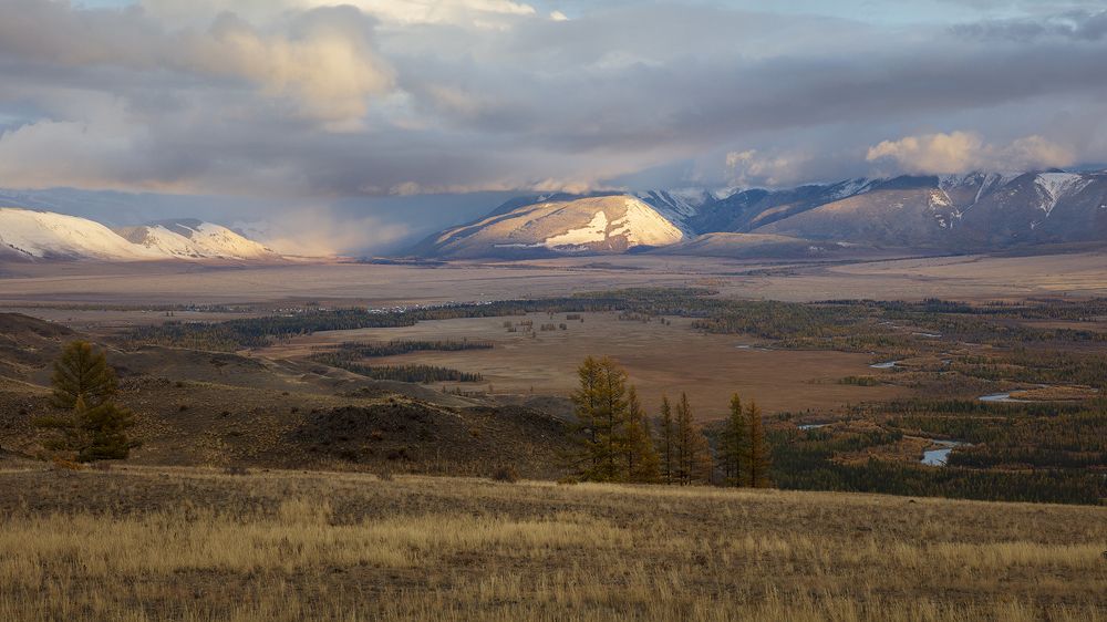 На границе дня и вечера.