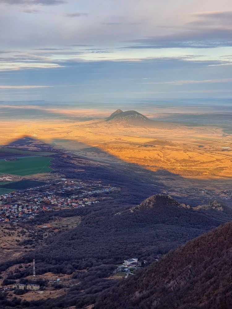 Рассветные виды с вершины горы Бештау 1401 м н.у.м