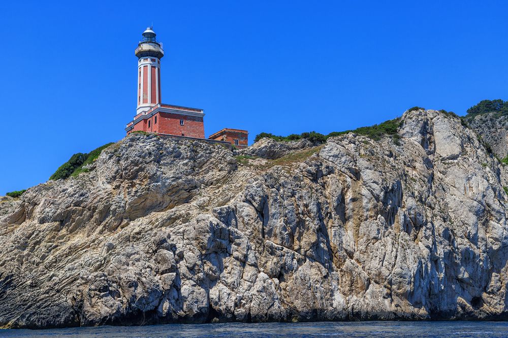 Маяк на острове Капри