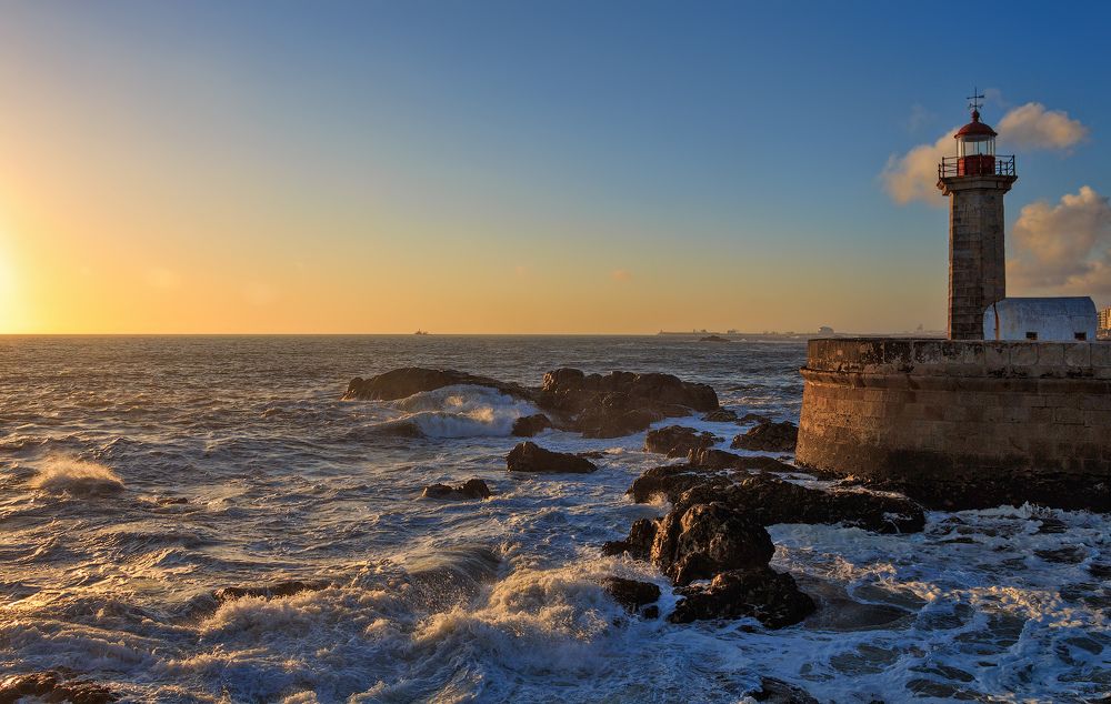 В лучах заходящего Солнца