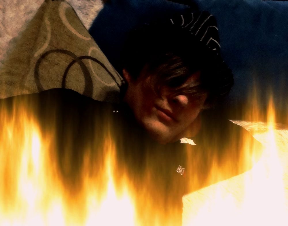 Весь в огне