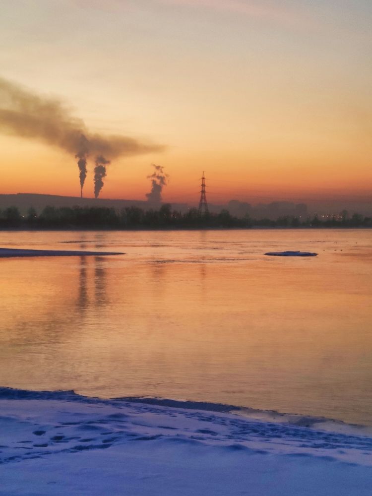 Промышленный город