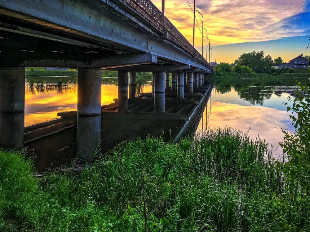 Закат на реке