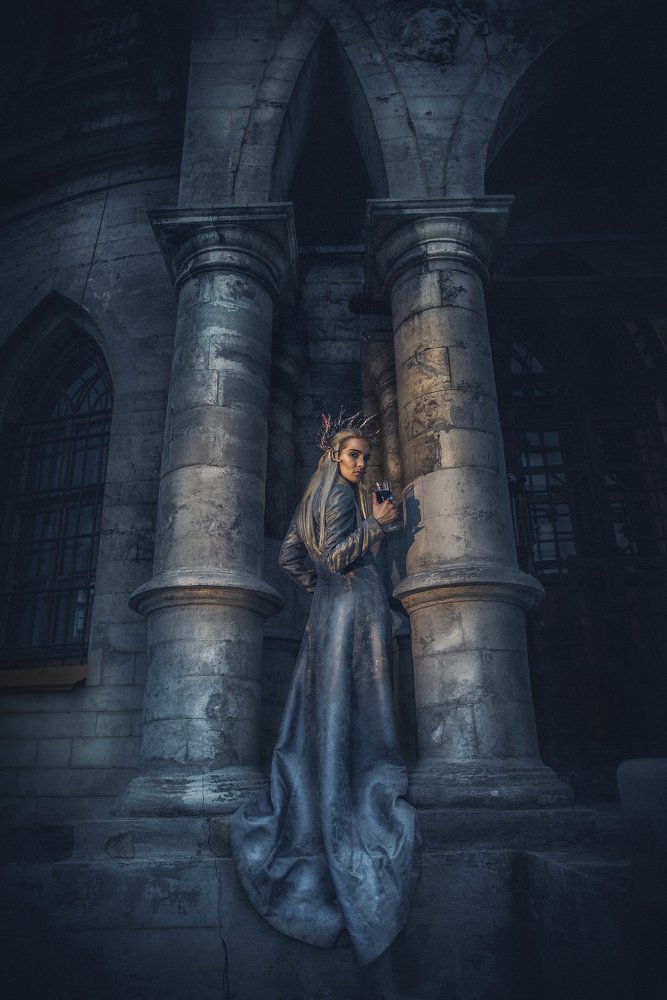 King Thranduil. Erebor ruins.