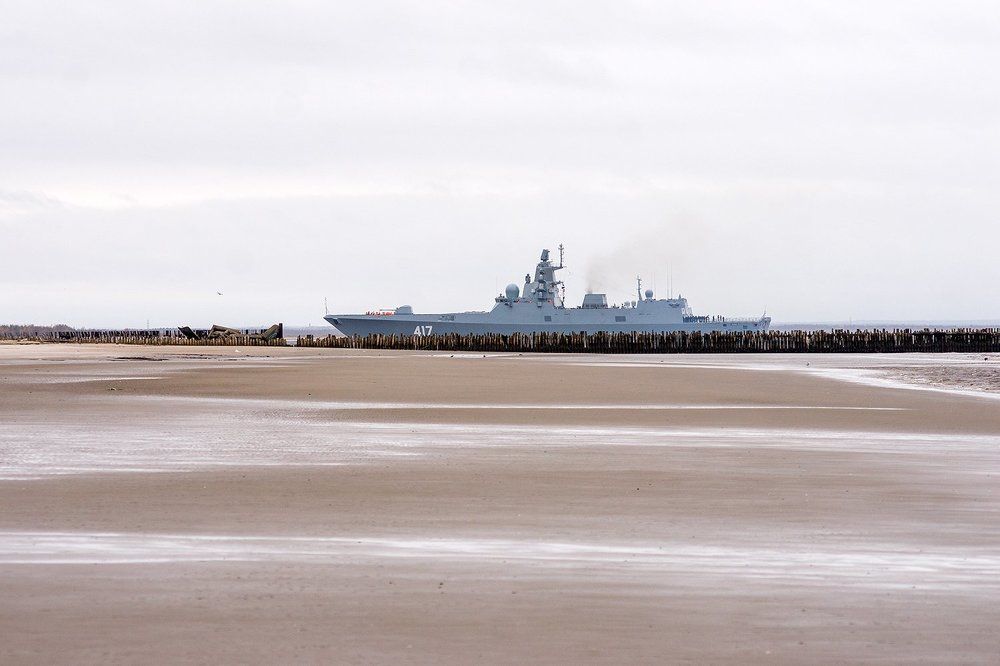 Фрегат и пляж