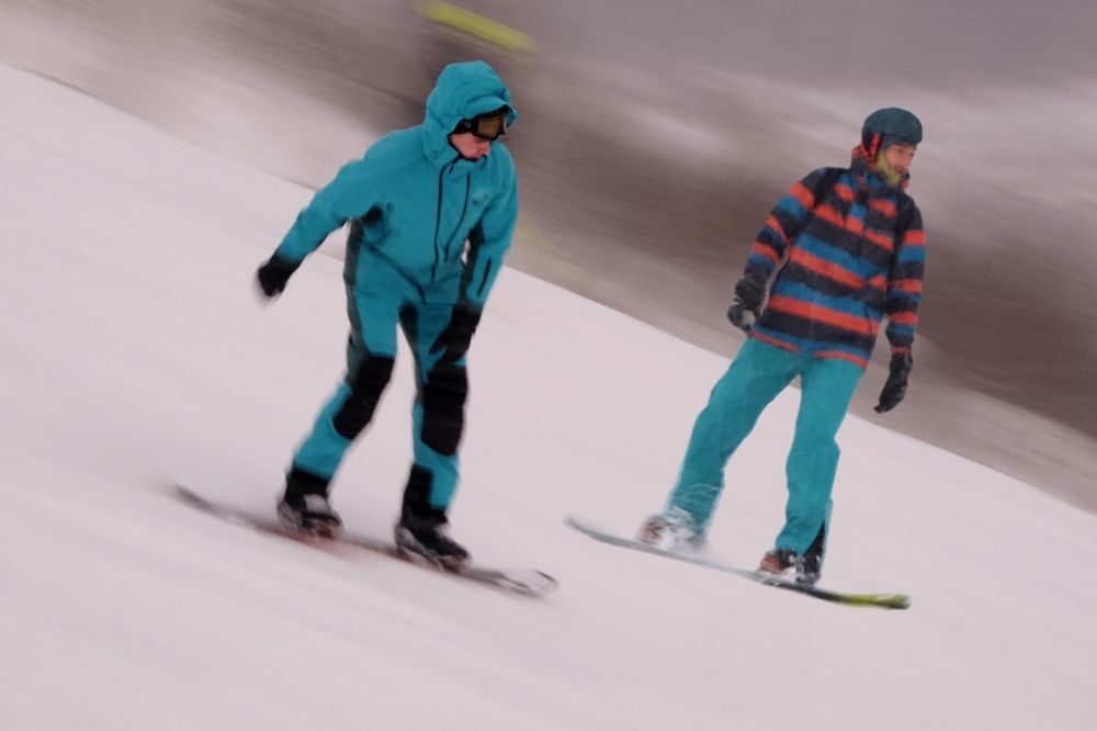 Сноубордисты