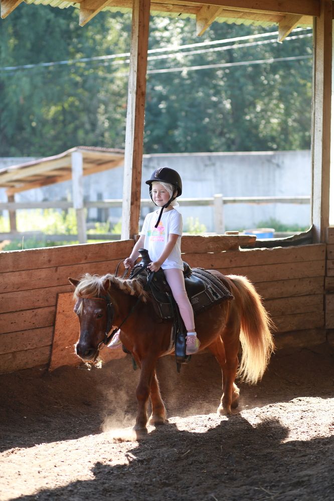 Юная наездница