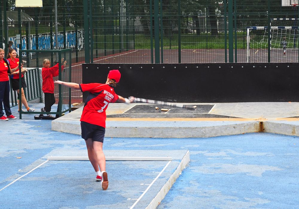 Игра в городки.