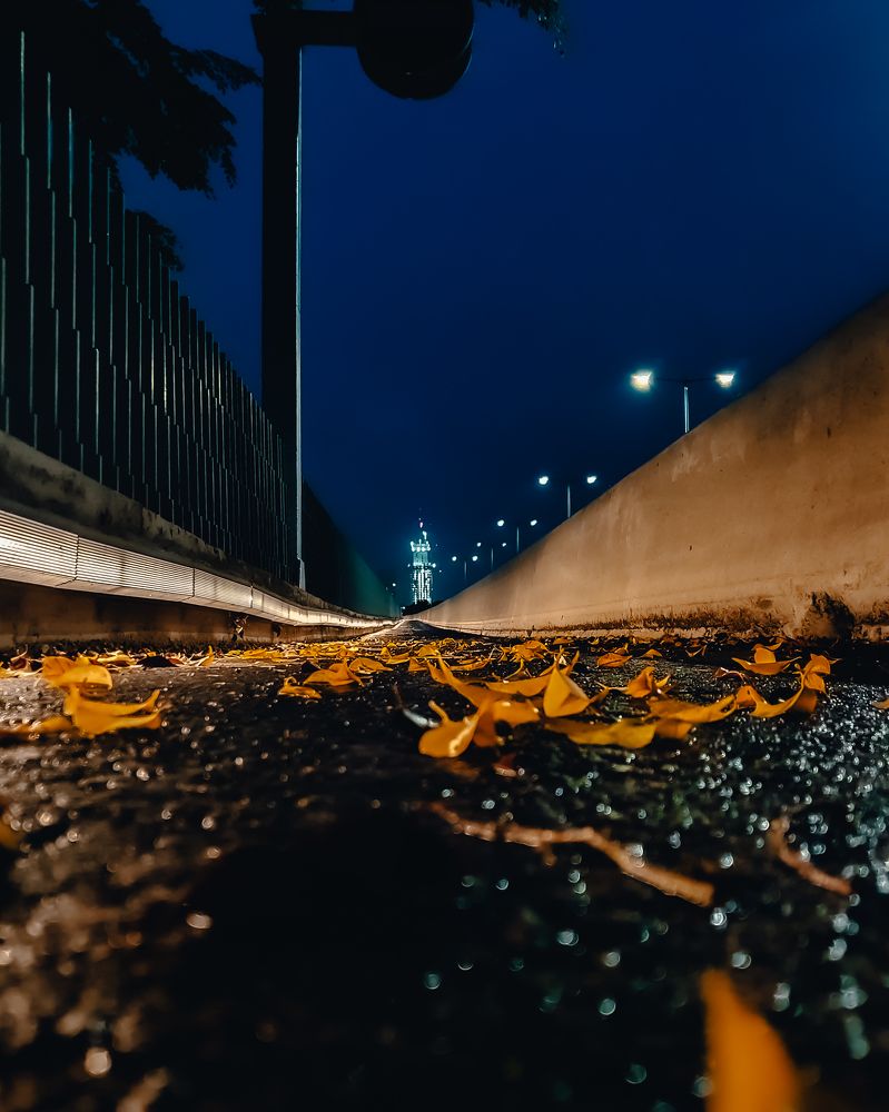 The way to the skyscraper