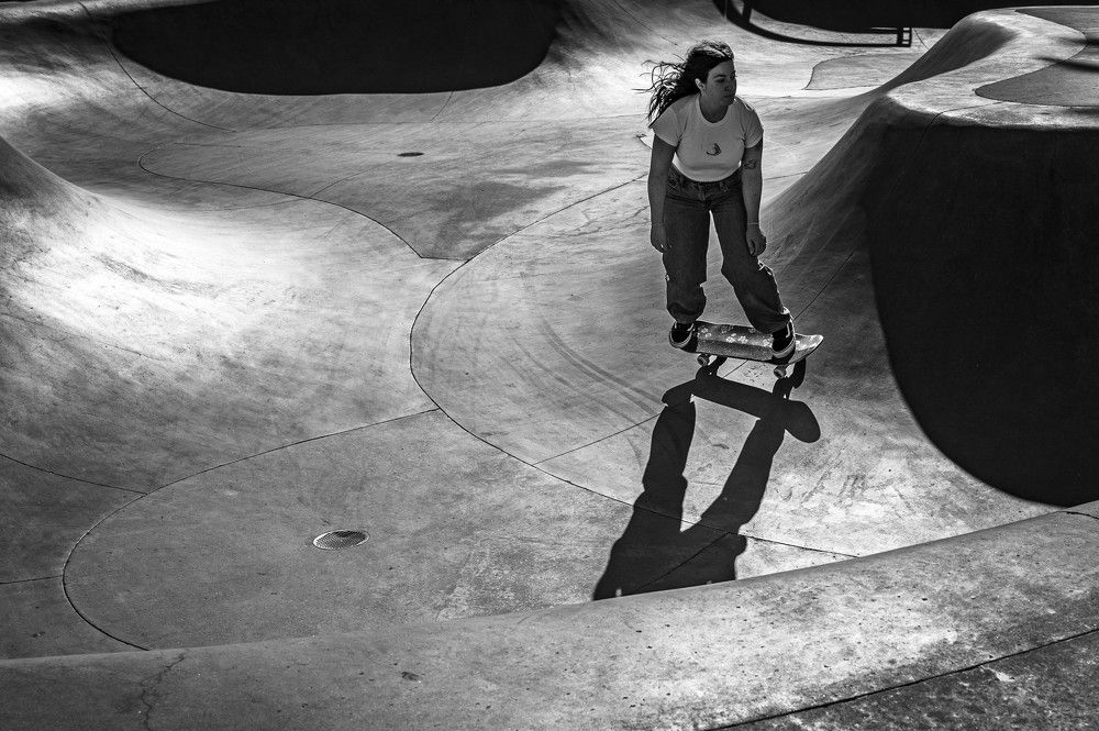 Girls skater power at Venice Beach (Los Angeles)