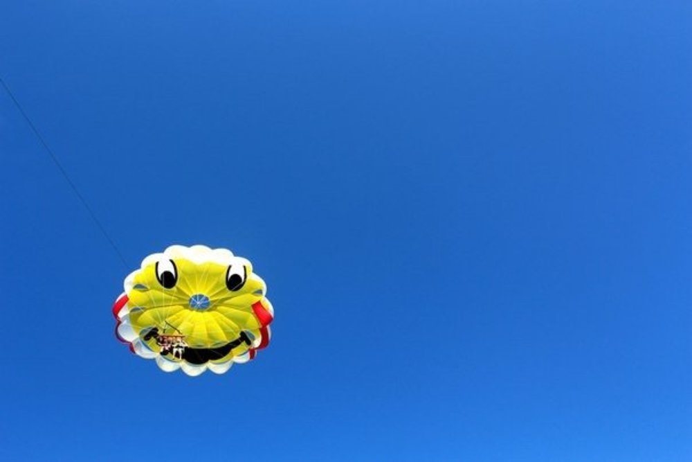 Счастье над головой