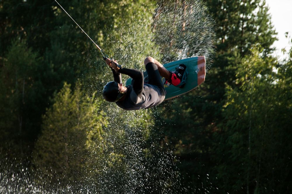 The flight of splashes