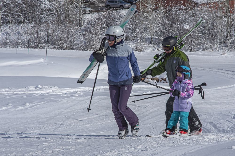Папа, мама и я - спортивная семья.