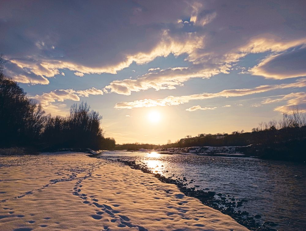 Зимний закат на берегу Большого Зеленчука.