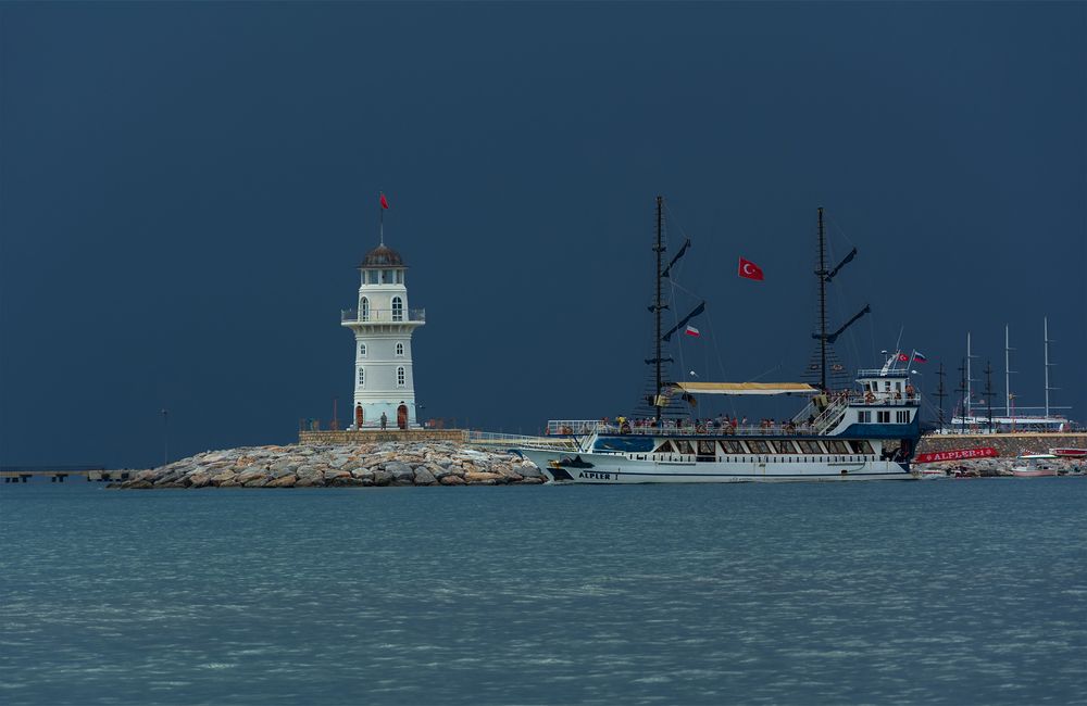 Уходя в шторм